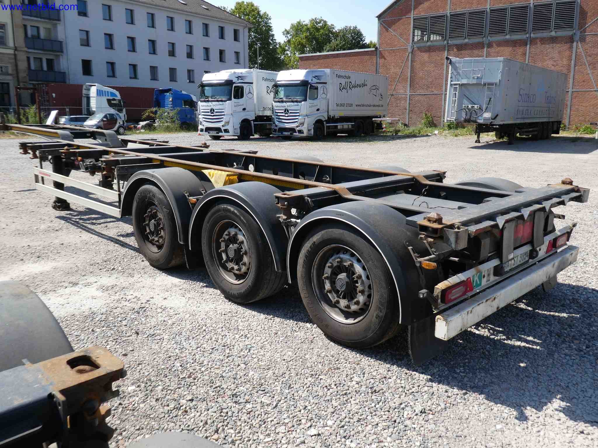 3-Achs Containerchassis Kässbohrer CS